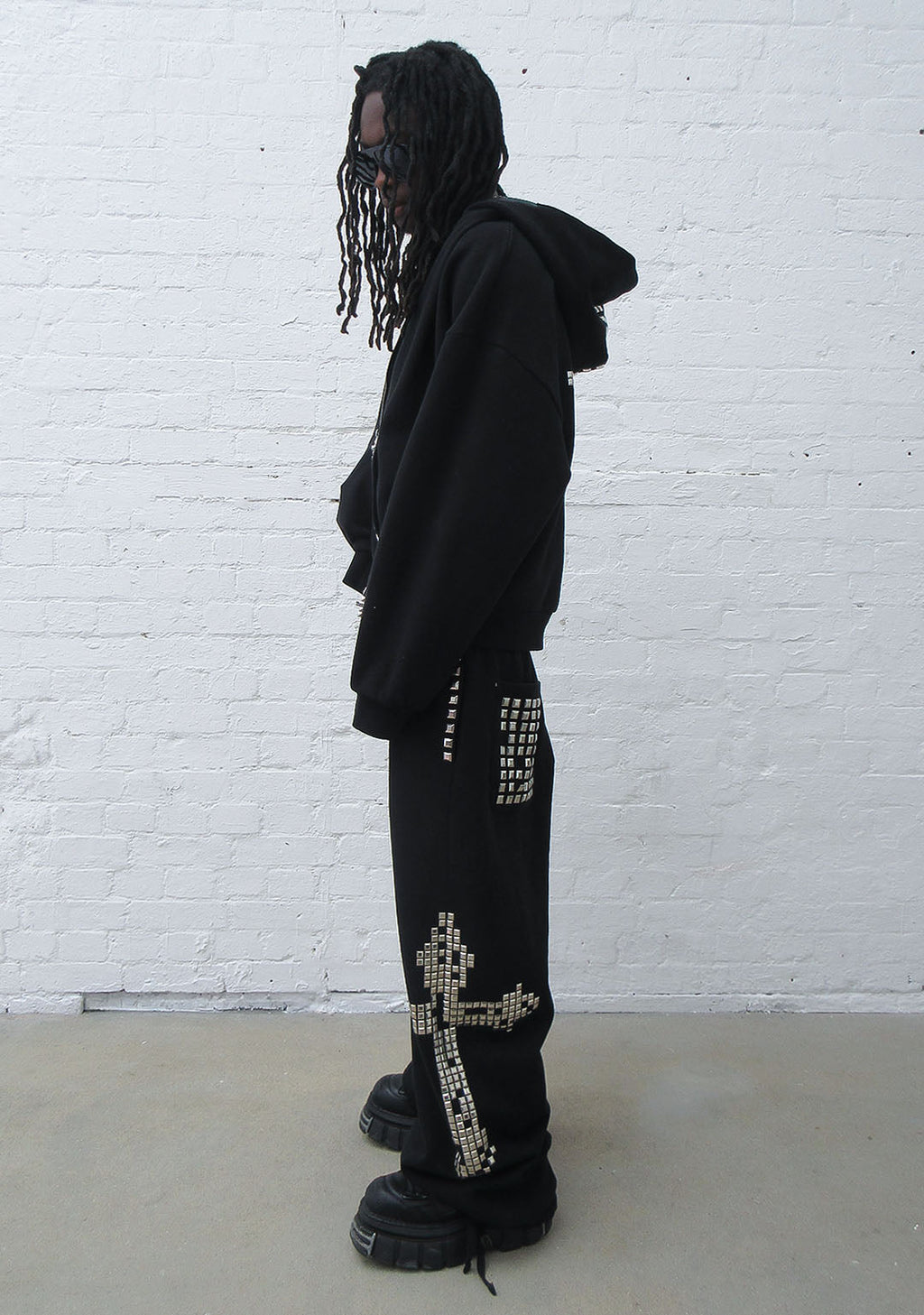 FAITHFUL STUDDED OVERSIZED SWEATPANTS BLACK