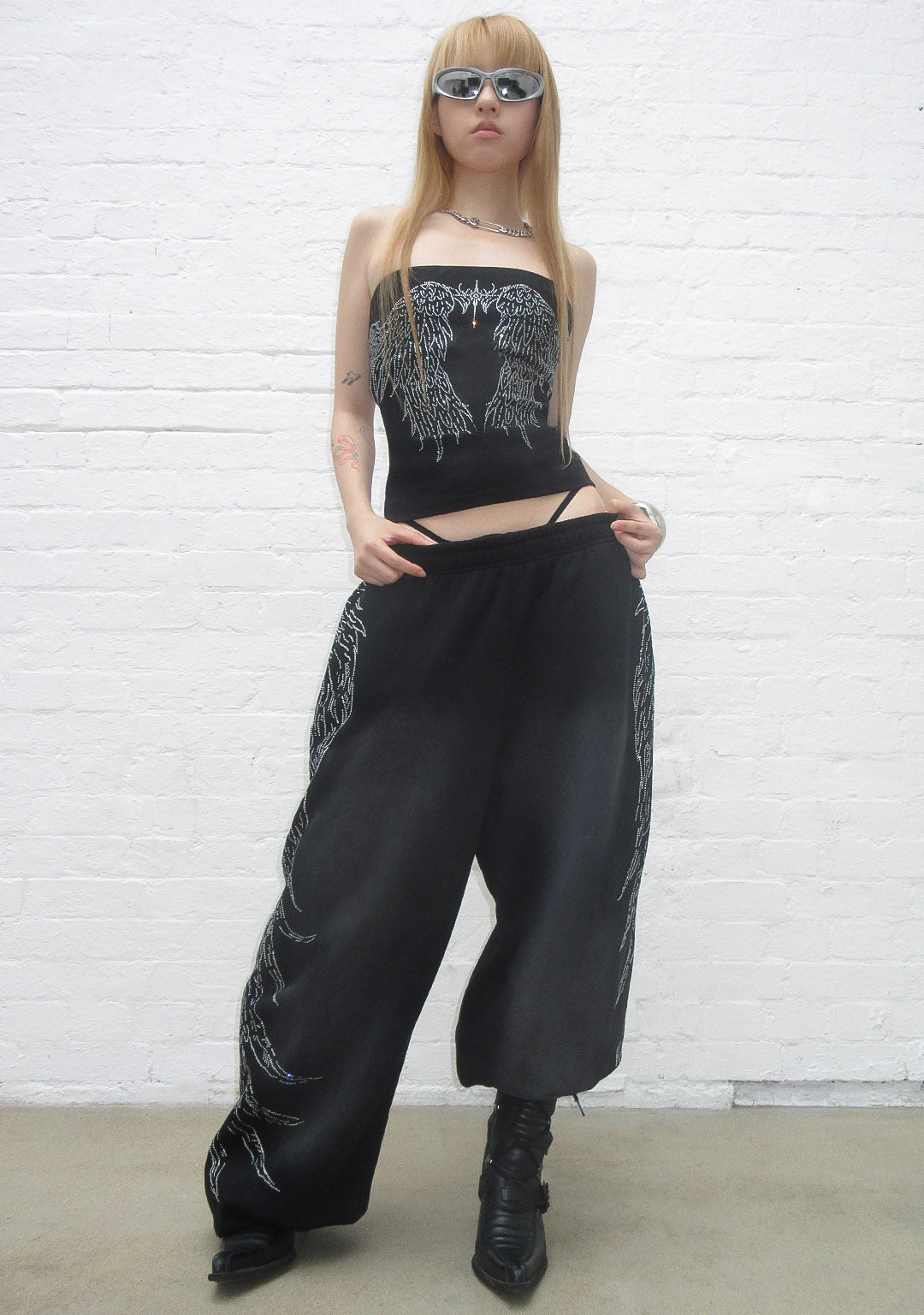 FALLEN RHINESTONE OVERSIZED SWEATPANTS WASHED BLACK
