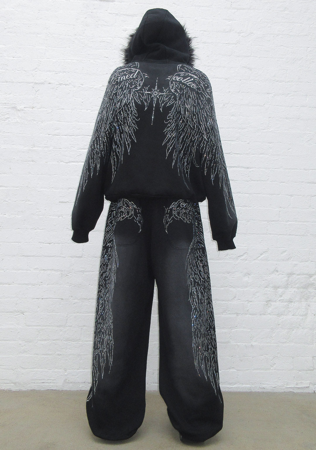 FALLEN RHINESTONE OVERSIZED SWEATPANTS WASHED BLACK