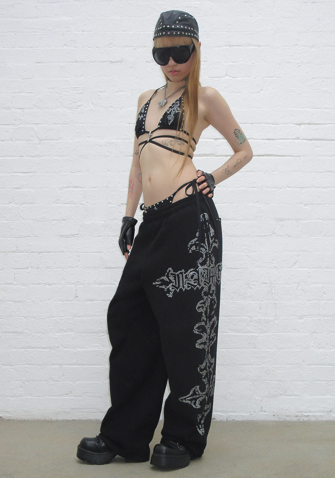 FERAL STUDDED OVERSIZED SWEATPANTS BLACK
