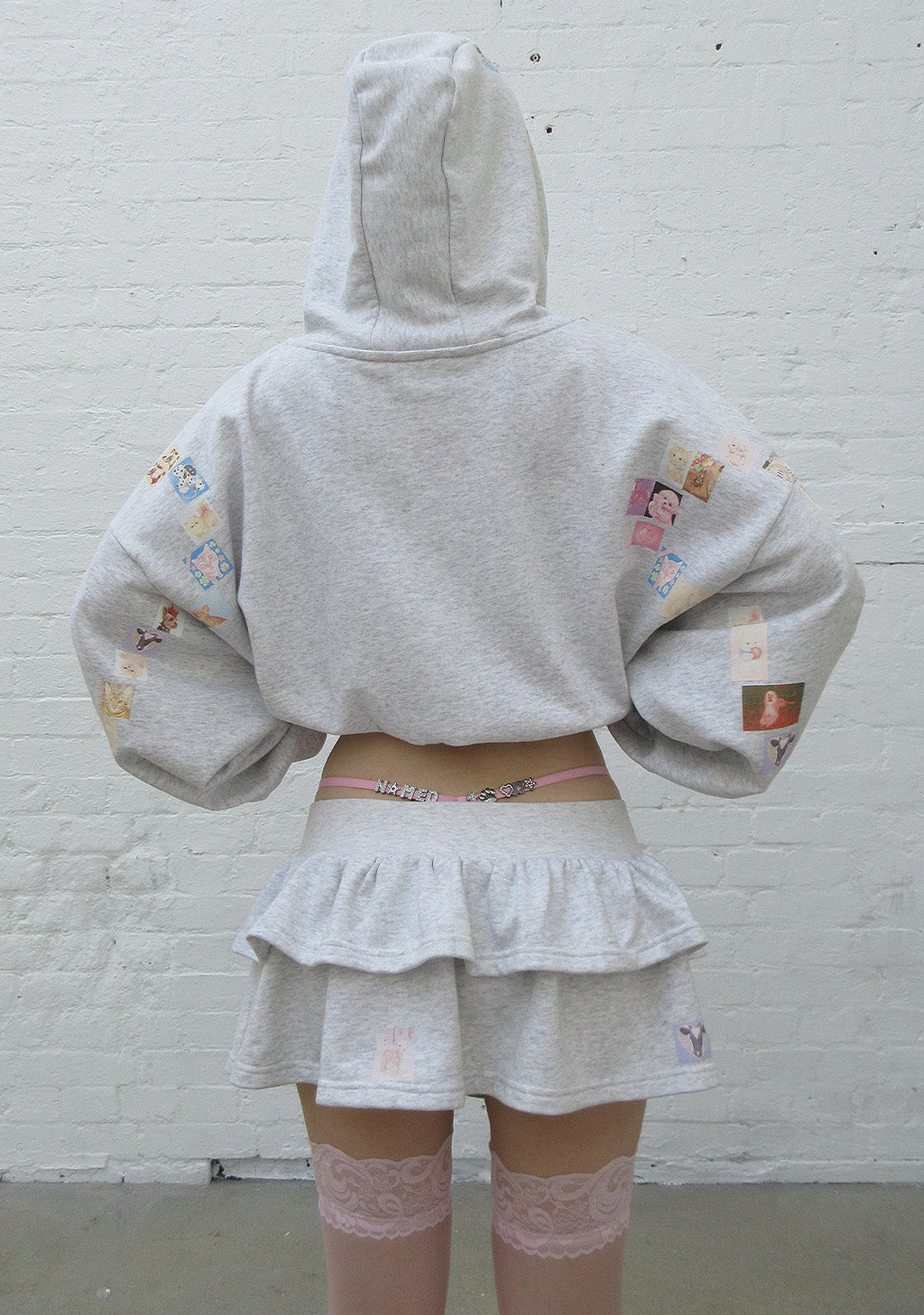 TRINKET MOTIF CROP ZIP HOODIE GREY MARL