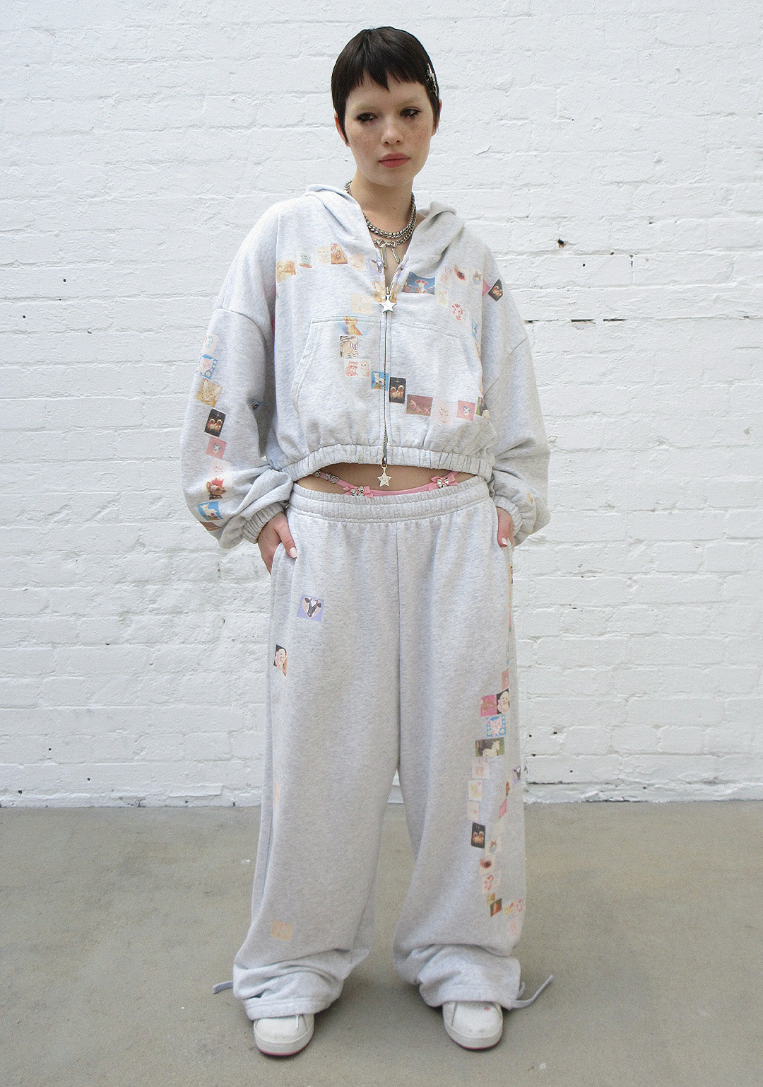 TRINKET MOTIF CROP ZIP HOODIE GREY MARL